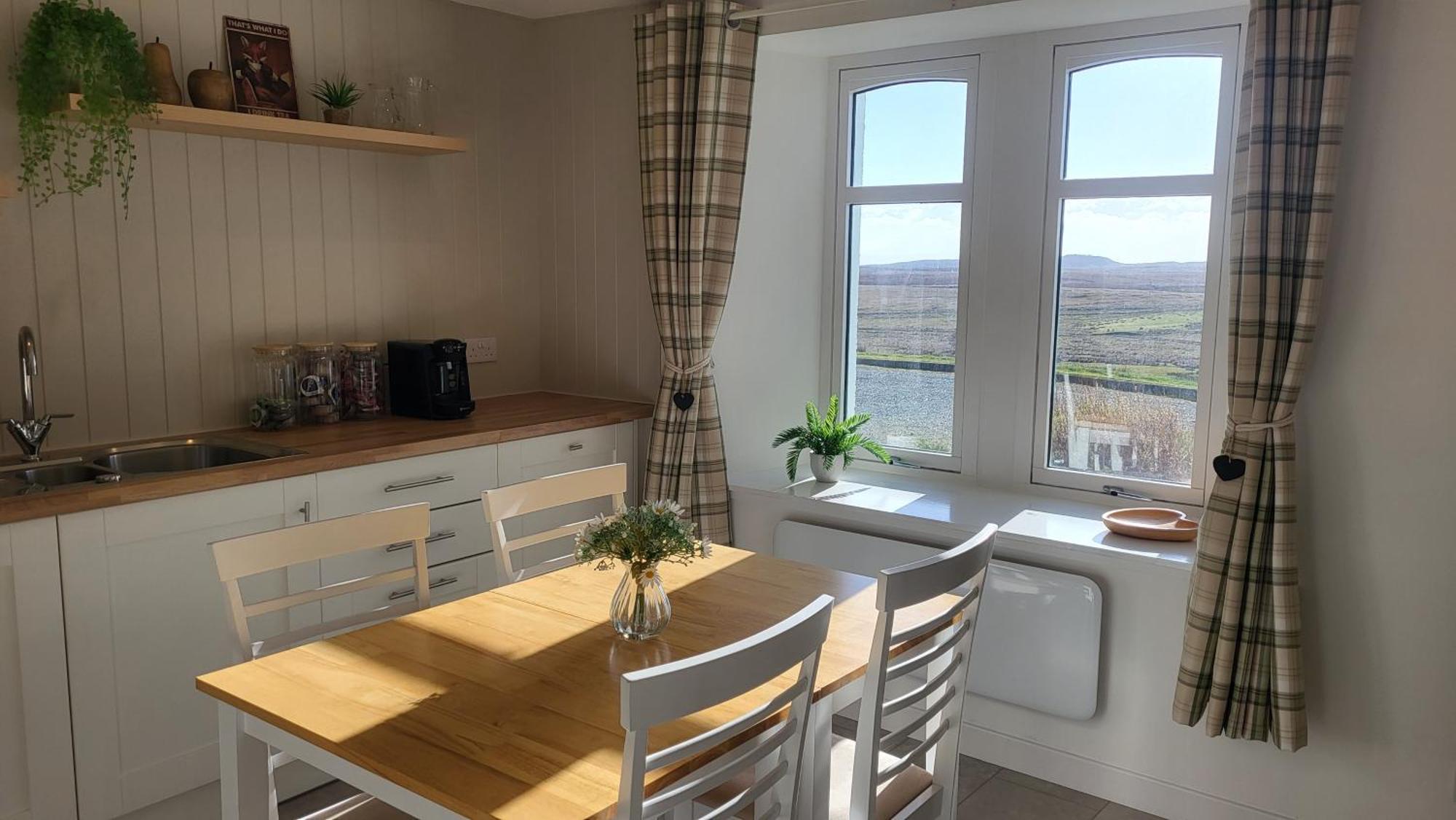 An Cnoc Bed & Breakfast Staffin Exterior photo
